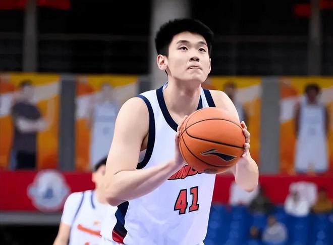 小布朗20分达迪耶20+7 篮网大胜尼克斯