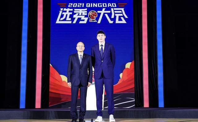 C罗卫冕压力陡增！头号强敌1.9亿欧组英超三叉戟 沙特亲王全额资助