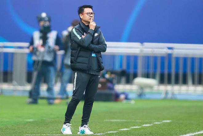 中冠官方：武汉车谷合和绿茵退出本赛季中冠，广州悦高递补