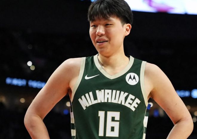 马龙/许昕夺得2026年乒乓球全锦赛男双冠军