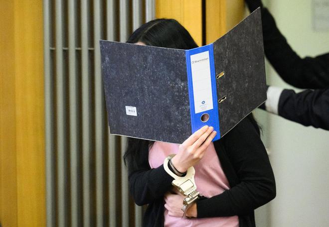 飞越亚洲之巅！韶关小将曾亮斩获田径亚青赛撑杆跳高冠军