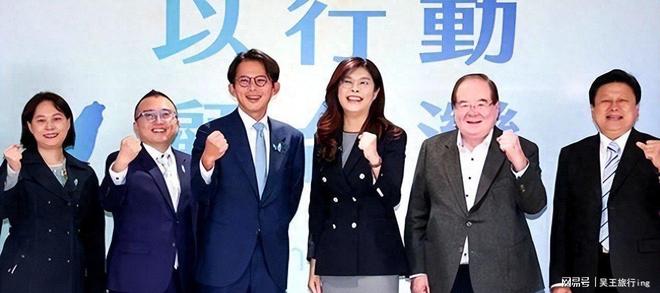 记者：马奎尔三年前被剥夺队长袖标，如今被视为曼联第二领袖