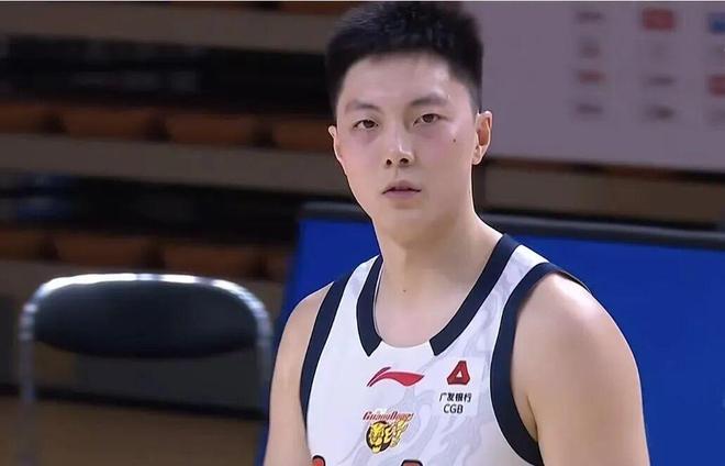 泰山5比1大胜辽宁铁人！这位本土锋霸表现不俗，得到球迷认可