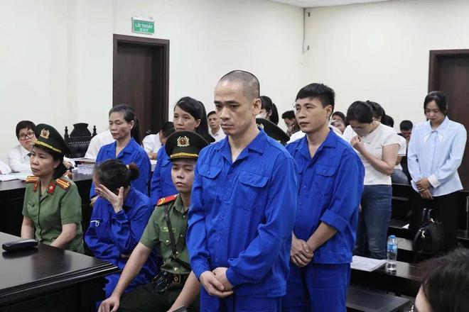 中国男篮最新大名单公布，高诗岩成钉子户，赵睿周琦依旧被淘汰