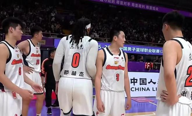 阿迪达斯携手梅赛德斯