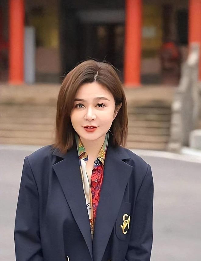 詹姆斯离开湖人后续：授意经纪人接洽所有潜在下家 勇士领跑赔率