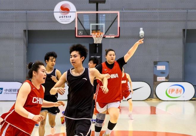 众望所归!赵继伟取代赵睿再任中国男篮队长,率队迎战日本中国台北