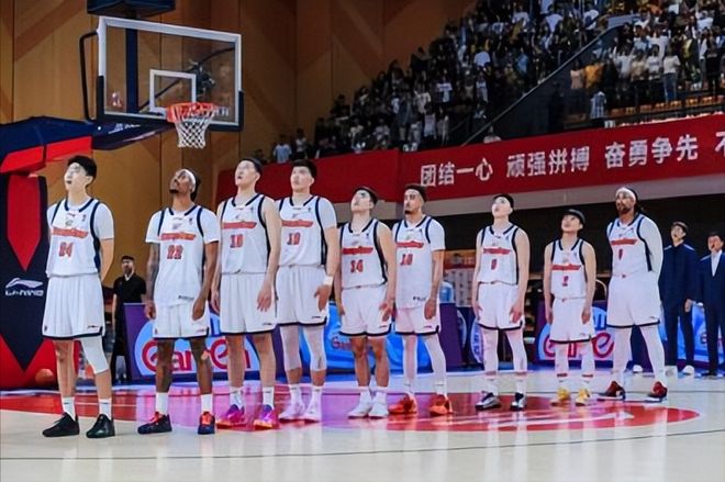 泰山5比1大胜辽宁铁人！这位本土锋霸表现不俗，得到球迷认可