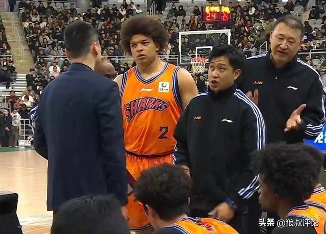 英媒：图赫尔补水暂停时对球员发火，严厉批评马杜埃凯