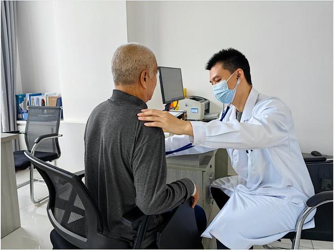 曝皇马球迷将狂嘘姆巴佩！疑与穆帅对着干 记者：他可能在明夏离队