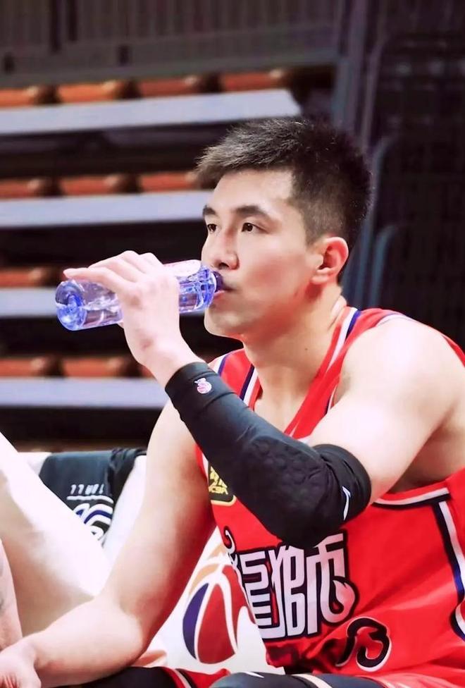 28投1中11分，这首轮秀夏联都打不明白！湖人又捡到宝了？